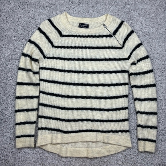 Abercrombie and Fitch Sweater Womens Extra Small Striped Crewneck Cozy Church - Picture 1 of 4